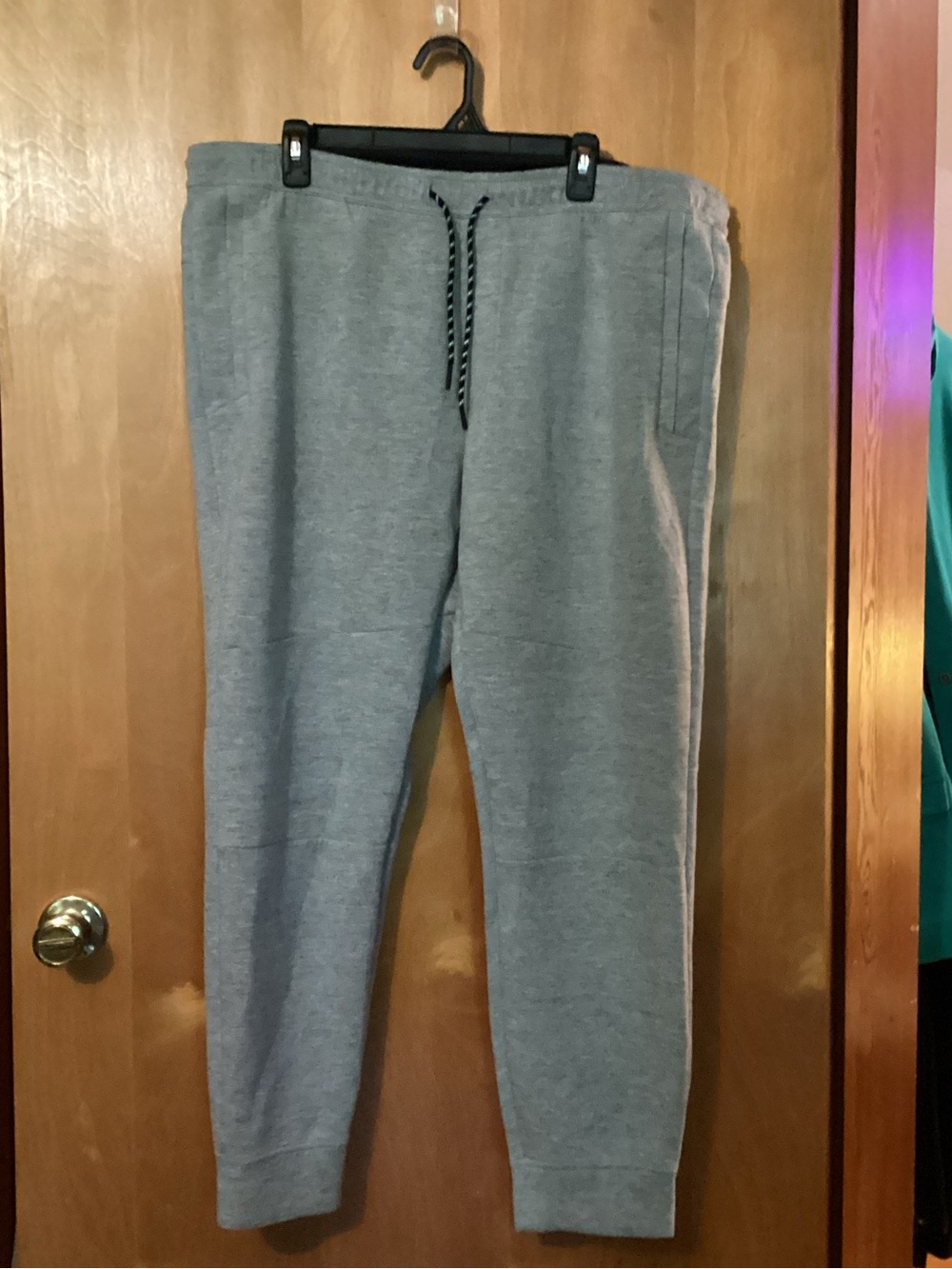 American Eagle Outfitters Heather Gray Men's Joggers with Contrast Drawstring